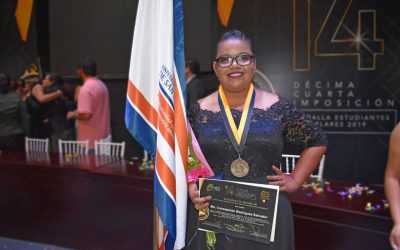 Alumna de la UICSLP ganadora de Medalla Estudiantes Ejemplares 2019