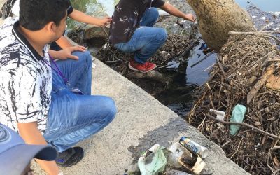 Encuentran un colchón y un triciclo en el río Valles; basura obstruía la corriente