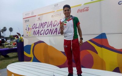 EL ATLETA ARTURO REYNA SE UNE A LA JORNADA NACIONAL DE SANA DISTANCIA Y SE QUEDA EN CASA.