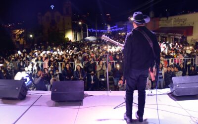 BOBBY PULIDO LE CANTA A MEXQUITENSES Y CIERRA FESTIVAL DE INVIERNO