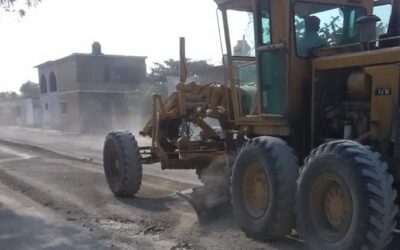 REALIZA OBRAS PÚBLICAS RASTREO Y LIMPIEZA EN AVENIDA BICENTENARIO