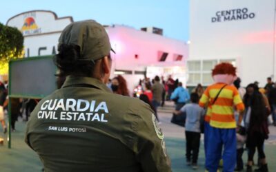 GUARDIA CIVIL BRINDA ORIENTACIÓN SOBRE CIBERDELITOS Y SITUACIONES DE RIESGO, EN STAND DE LA FENAPO