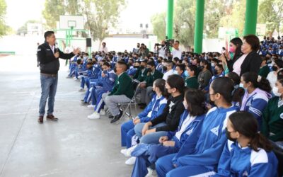 CELEBRAN DOCENTES QUE GOBIERNO ESTATAL ATIENDE NECESIDADES DE SECUNDARIA DIONISIO ZAVALA