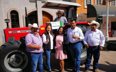 SEDARH ENTREGA TRACTORES E IMPLEMENTOS AGRÍCOLAS A FAVOR DEL CAMPO DE LA ZONA MEDIA