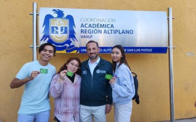 RECIBEN ESTUDIANTES UNIVERSITARIOS DE MATEHUALA BECAS DE TRANSPORTE GRATUITO