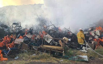 ATIENDEN CUERPOS DE EMERGENCIA INCENDIO EN BODEGA DE LA SEGE