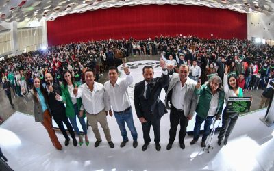 ENTREGA RICARDO GALLARDO APOYO DE TRANSPORTE GRATUITO Y TARJETA JOVEN A ESTUDIANTES POTOSINOS