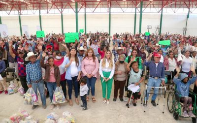 RECIBEN HABITANTES DE ARMADILLO DE LOS INFANTE APOYOS DEL DIF ESTATAL