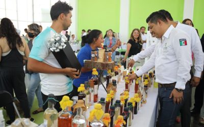 RICARDO GALLARDO RESPALDA Y ATIENDE A LA JUVENTUD POTOSINA, RECONOCEN JÓVENES EMPRENDEDORES