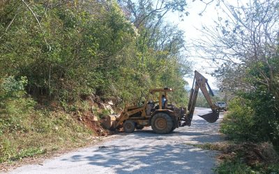 JEC ATIENDE DERRUMBES EN CAMINOS DE SLP