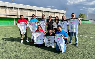 KARLA HERNÁNDEZ ENTREGA UNIFORMES AL EQUIPO BUHOS