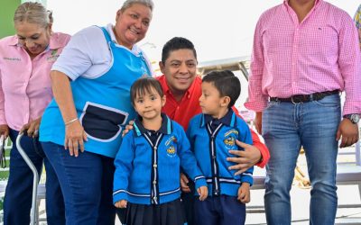 RICARDO GALLARDO SÍ TRABAJA POR IMPULSAR A LA EDUCACIÓN: DOCENTES Y MADRES DE FAMILIA