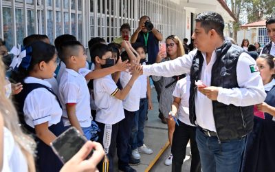 CONVIVE RICARDO GALLARDO CON NIÑAS Y NIÑOS DE ESCUELA IGNACIO ZARAGOZA