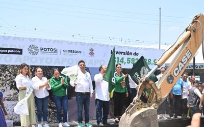 RICARDO GALLARDO LLEVA AGUA POTABLE A COMUNIDADES APARTADAS