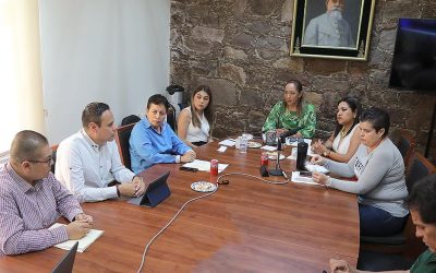 FUNCIONARIOS DE LA SEGE SOSTUVIERON UNA REUNIÓN CON INTEGRANTES DE LA JUCOPO PARA EXPLICAR EL TEMA DE LA DISTRIBUCIÓN DE LIBROS DE TEXTO GRATUITO EN EDUCACIÓN BÁSICA