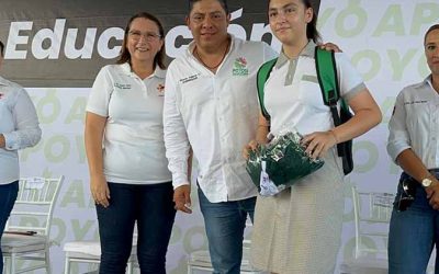 GALLARDO ENTREGA APOYOS ESCOLARES Y ARRANCA UNIDAD DEPORTIVA EN TANQUIÁN