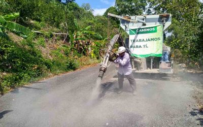 GOBIERNO ESTATAL ATIENDE CAMINO EN LA HUASTECA SUR   