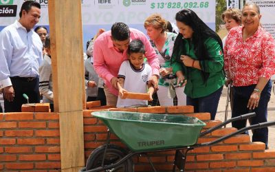 RICARDO GALLARDO LLEVA MÁS OBRAS EDUCATIVAS A SOLEDAD.