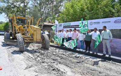 RICARDO GALLARDO ARRANCA CAMINO DE ACCESO AL TEC DE TAMAZUNCHALE