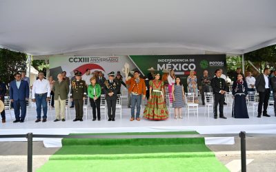 RICARDO GALLARDO ENCABEZA DESFILE CÍVICO MILITAR DE INDEPENDENCIA.