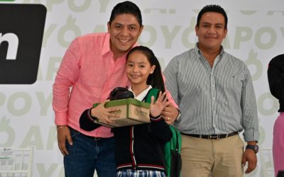 BENEFICIARIOS AGRADECEN AL GOBERNADOR POR LOS APOYOS ESCOLARES