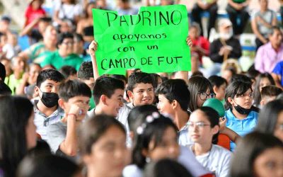 RICARDO GALLARDO BRINDA APOYO EN EDUCACIÓN A RIOVERDENSES.