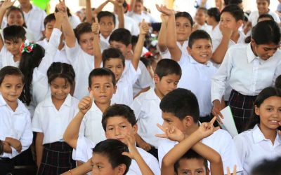 RICARDO GALLARDO ENTREGA APOYOS ESCOLARES A ESTUDIANTES DE TAMASOPO.