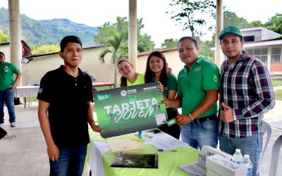 GOBIERNO ESTATAL OTORGA TARJETAS JOVEN EN MATLAPA