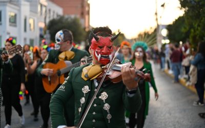 DESFILE DE XANTOLO SORPRENDIÓ A VISITANTES NACIONALES Y EXTRANJEROS