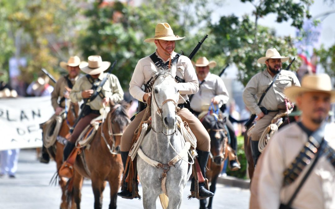 UN ÉXITO DESFILE CONMEMORATIVO AL 113 ANIVERSARIO DE LA REVOLUCIÓN