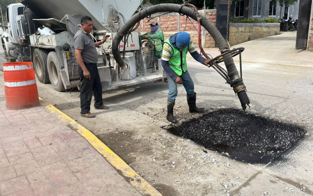 FAMILIAS DE TAMPAMOLÓN RECIBIRÁN MÁS APOYO CON CONSERVACIÓN DE CAMINOS