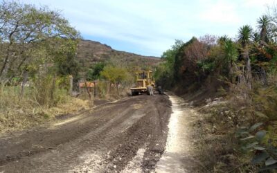 GOBIERNO ATIENDE CAMINO EN ALAQUINES EN APOYO A MÁS DE DOS MIL HABITANTES