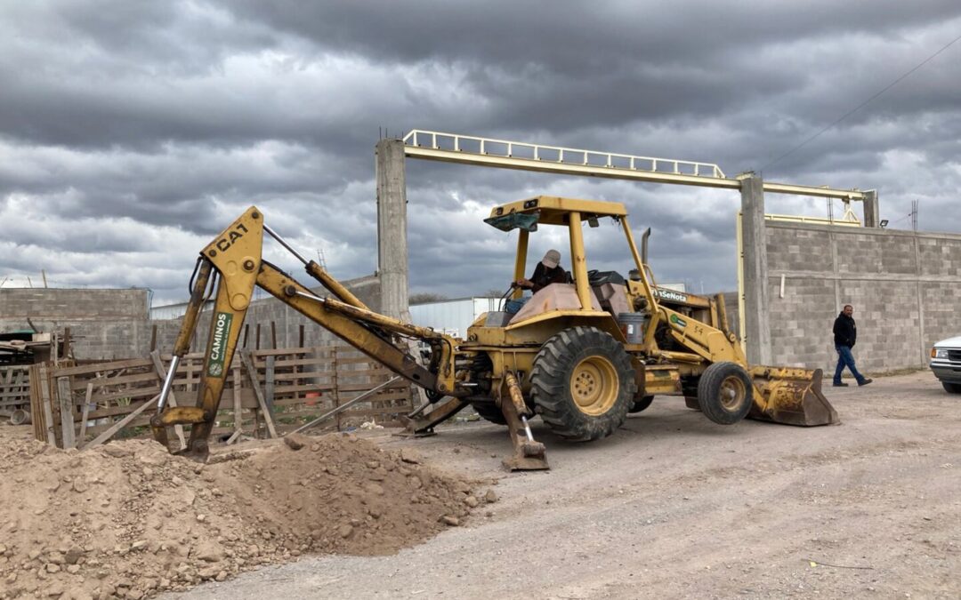 GOBIERNO REALIZA OBRAS DE EXCAVACIÓN PARA ALOJAR SISTEMA DE DRENAJE