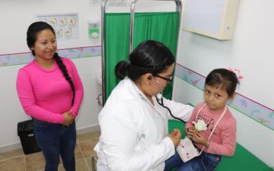 FAMILIAS POTOSINAS RECIBEN ATENCIÓN MÉDICA EN SUS COLONIAS