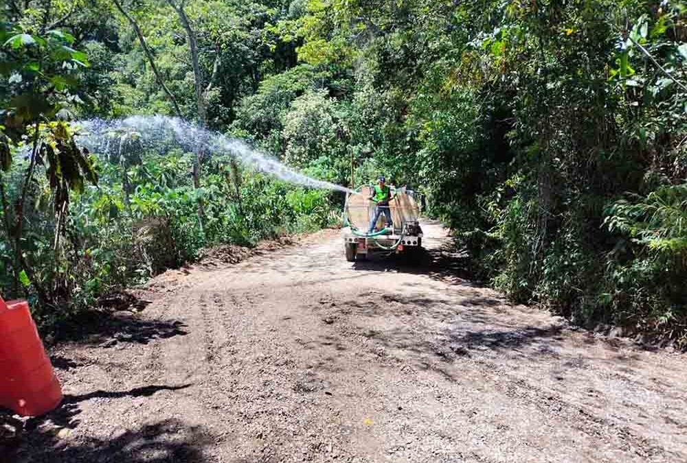 AVANZA MODERNIZACIÓN DE CAMINO EN TAMAZUNCHALE